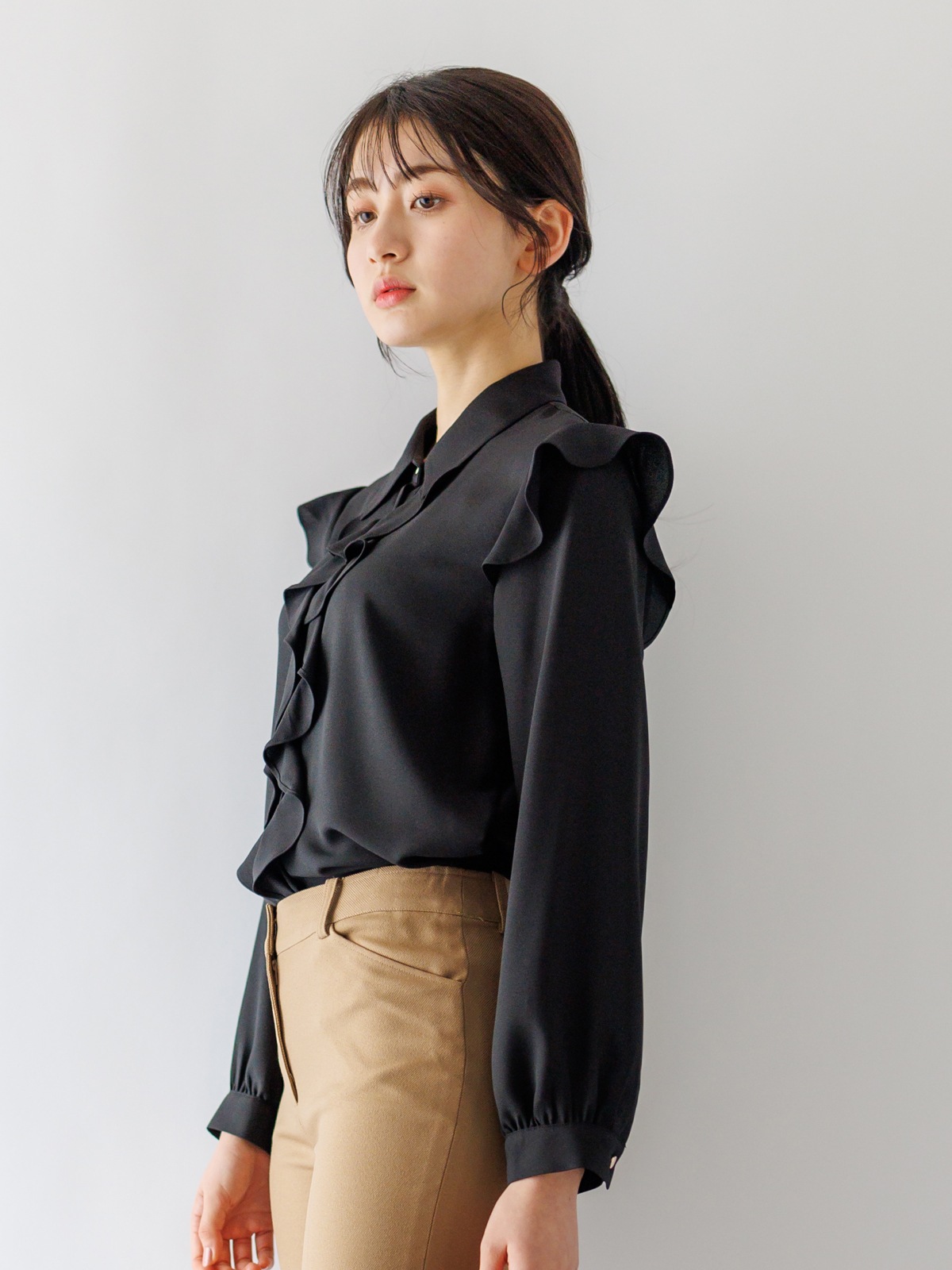 【65%OFF】前立ラッフルシャツブラウス