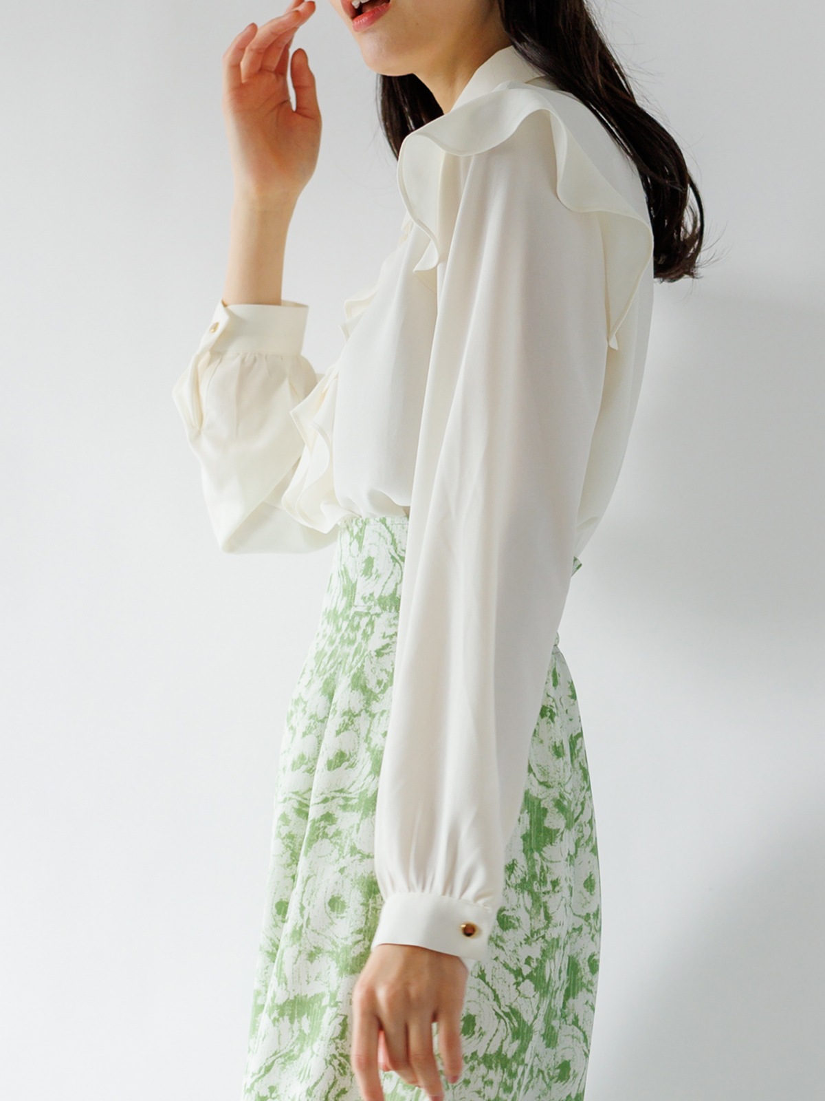 【65%OFF】前立ラッフルシャツブラウス
