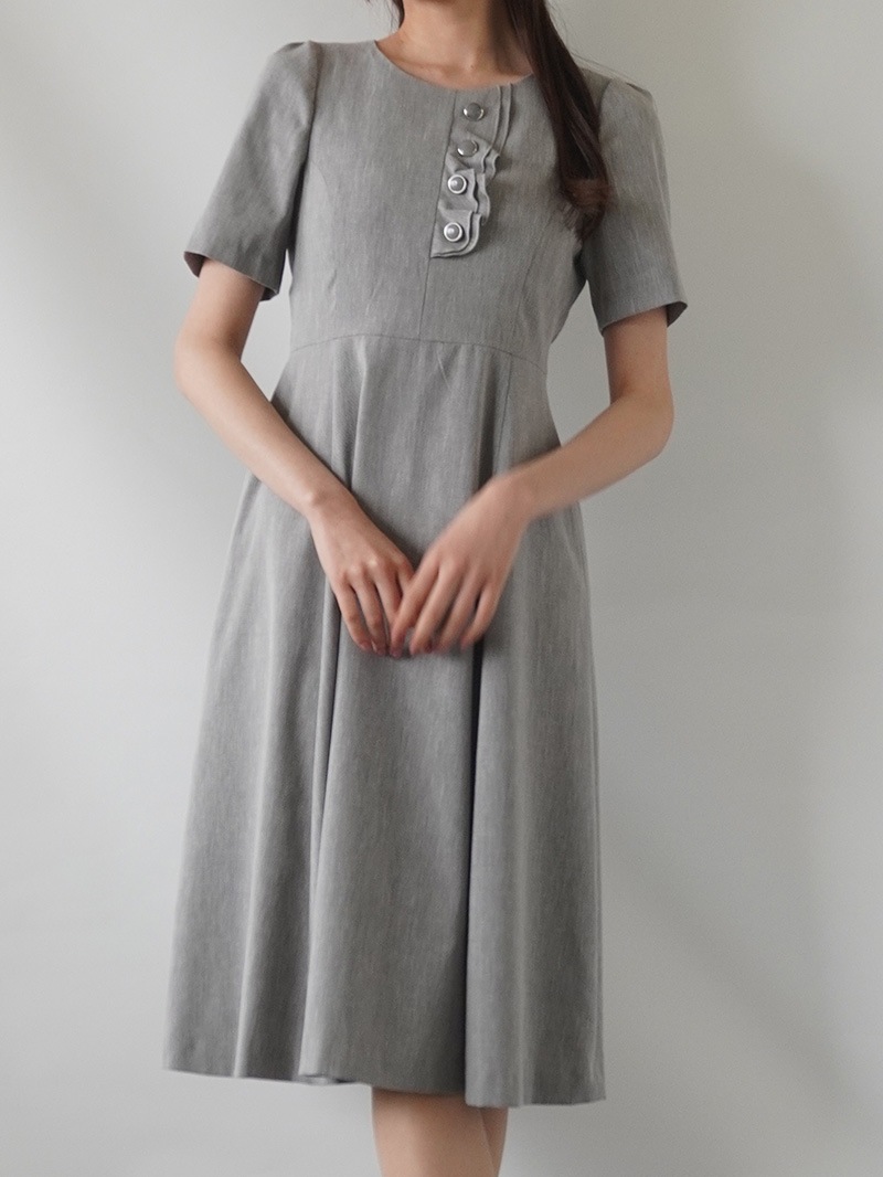 【20％OFF】デニムシャンブレー前フリルワンピース
