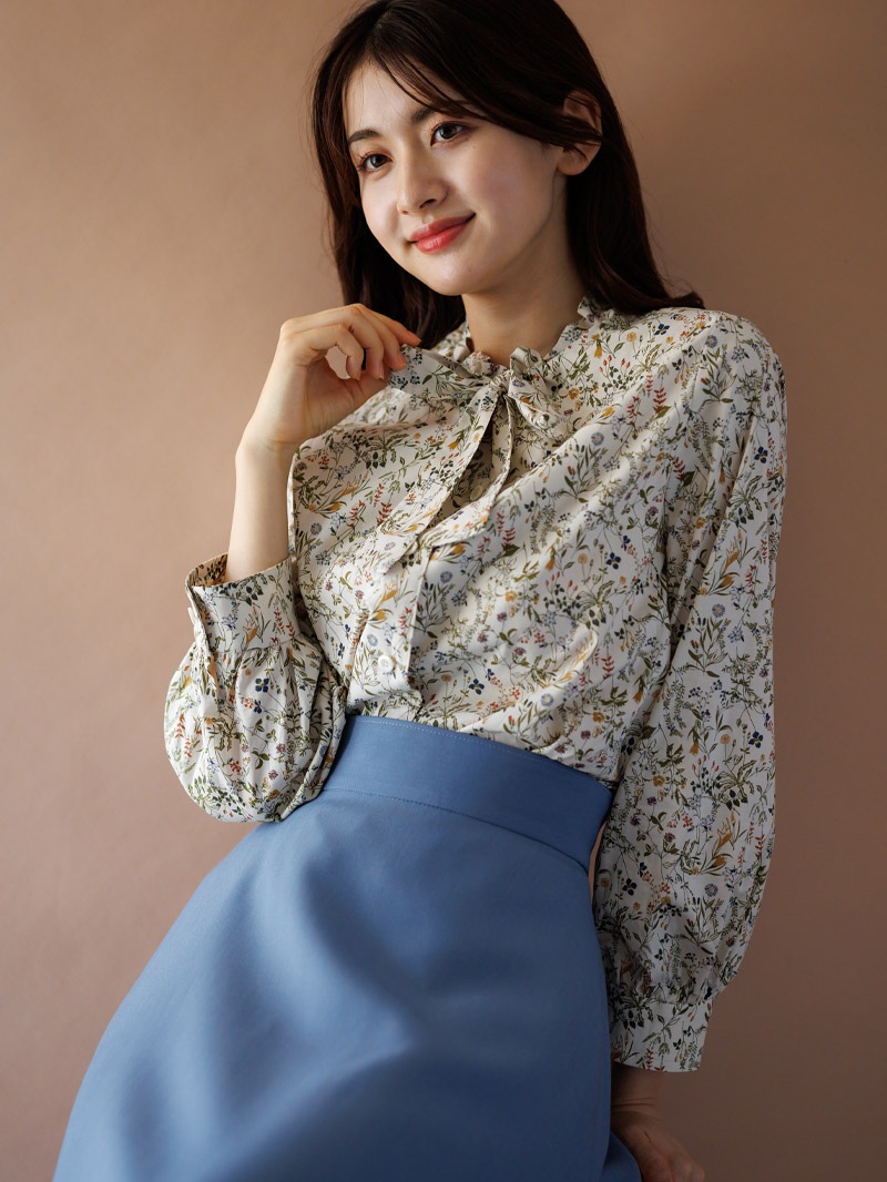 美品⭐︎トゥモローランド シルク100% ボウタイブラウス 花柄