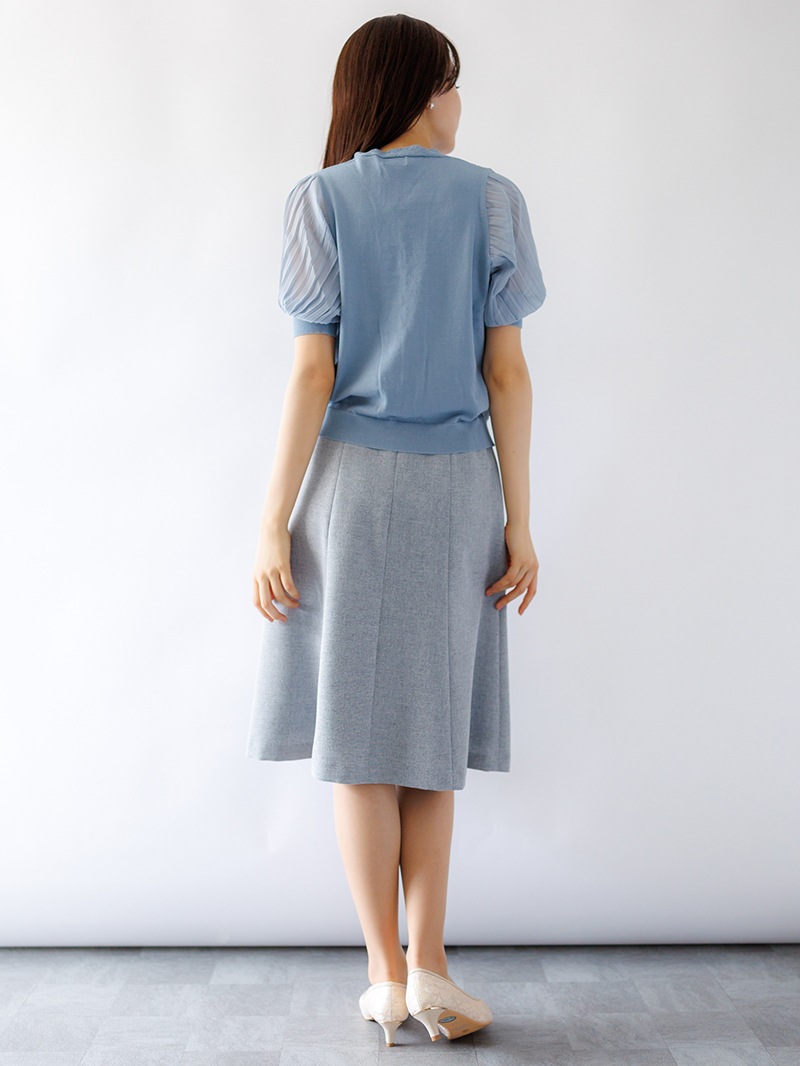【OUTLET 2500円】袖プリーツ前パール付Vネックニット<10本以下>