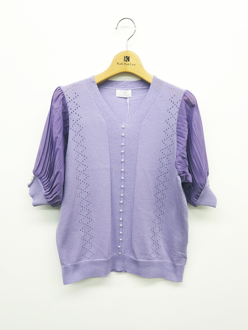 【OUTLET 2500円】袖プリーツ前パール付Vネックニット<10本以下>