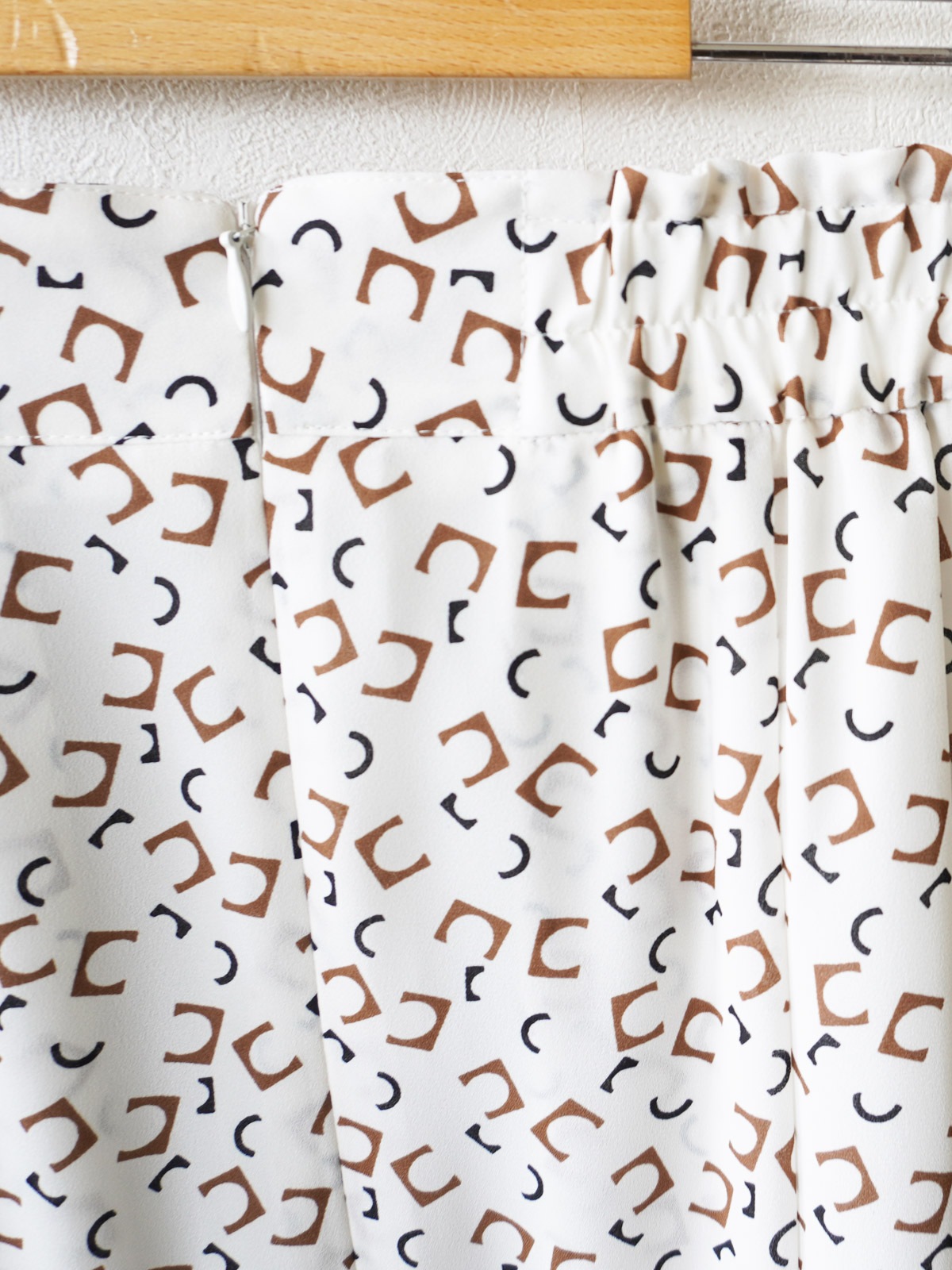 キカガクプリントタックスカート