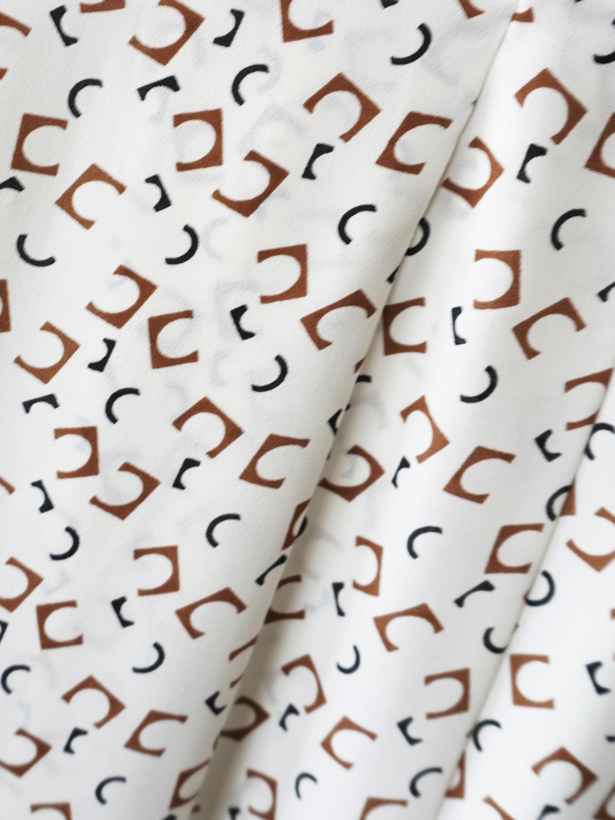 キカガクプリントタックスカート