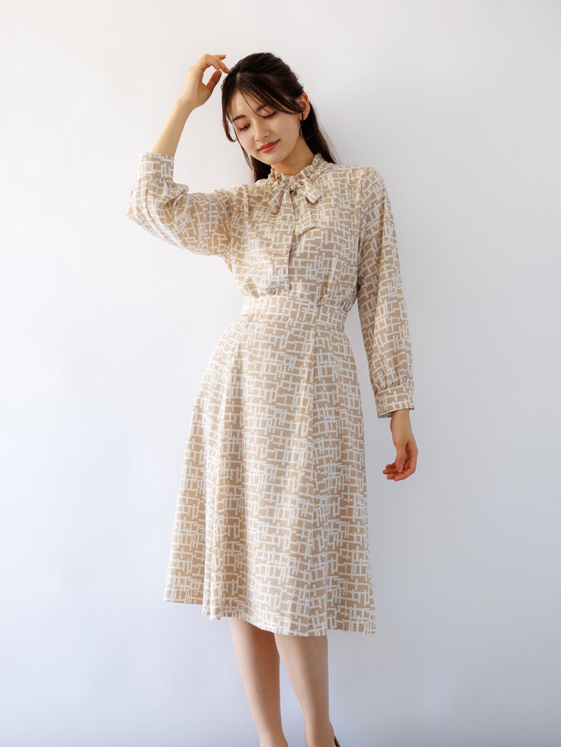 【均一価格】幾何学柄ボウタイブラウス＜アウトレット＞