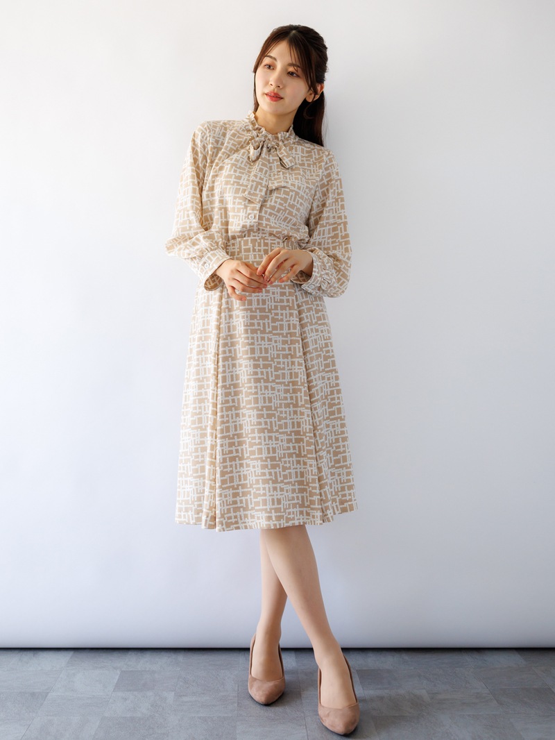 【均一価格】幾何学柄ボウタイブラウス＜アウトレット＞