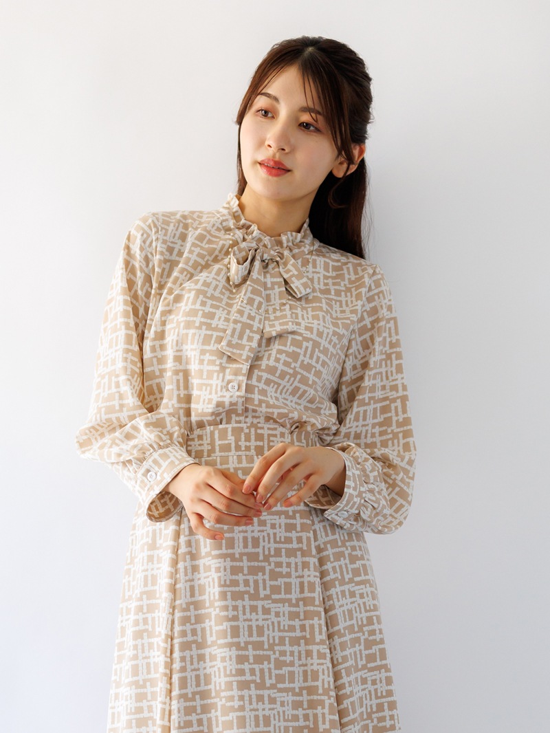 【均一価格】幾何学柄ボウタイブラウス＜アウトレット＞