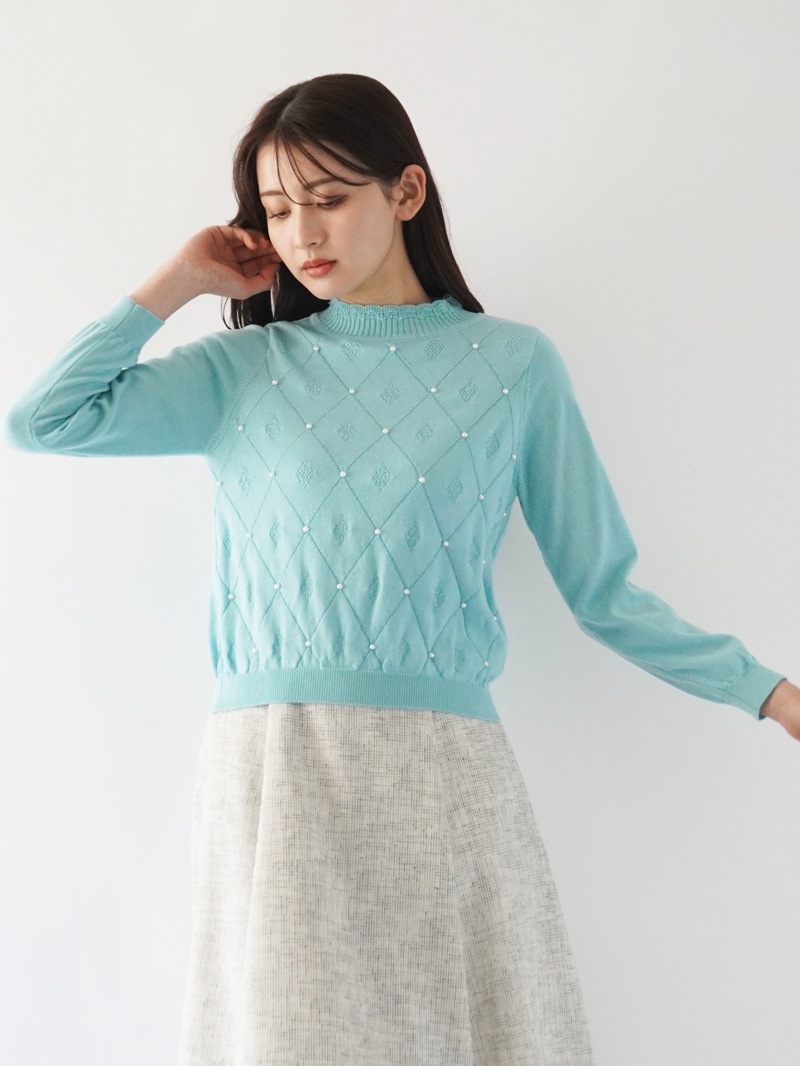 アーガイル柄×パールハイネックニット