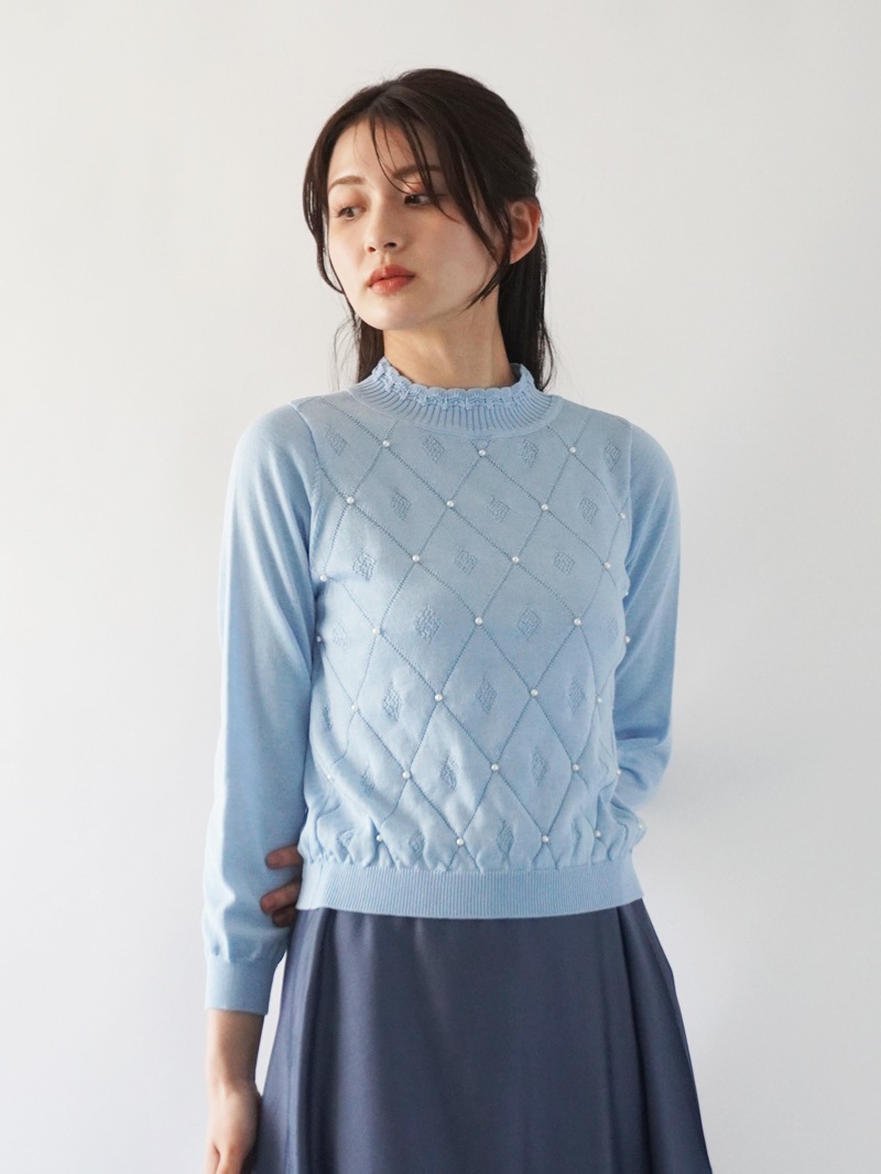 アーガイル柄×パールハイネックニット