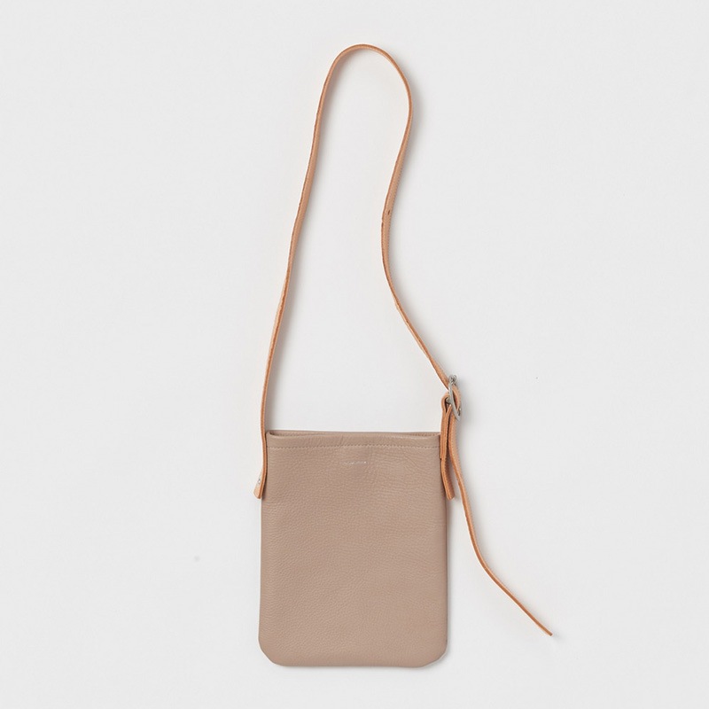 エンダースキーマ one side belt bag small -beige-
