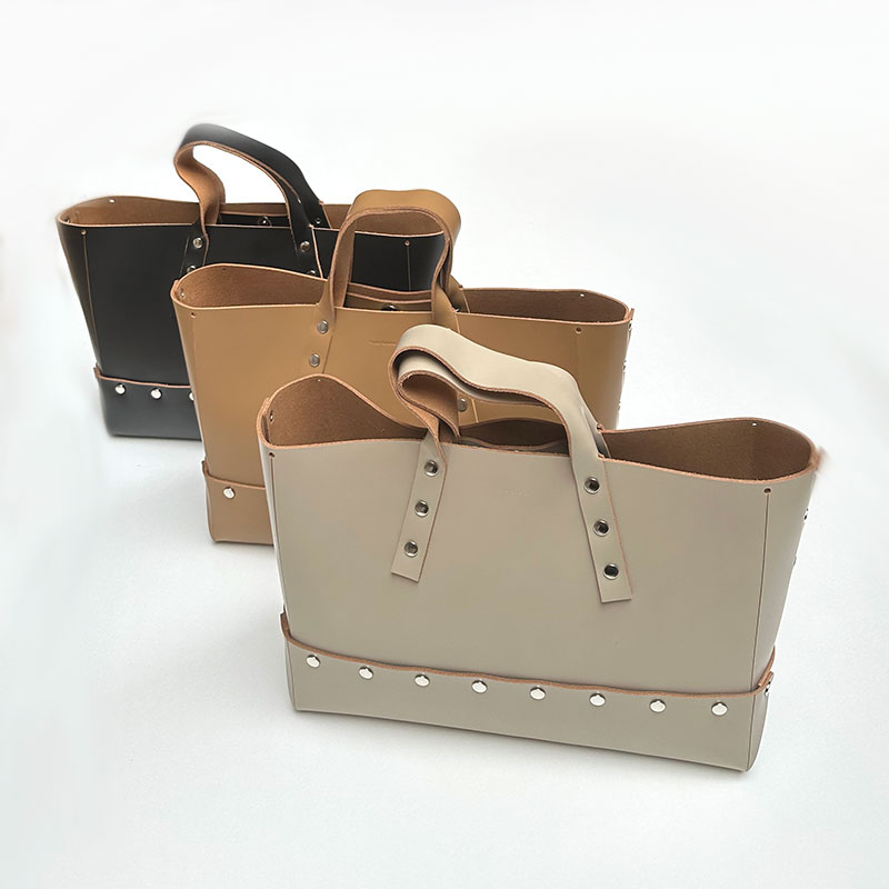 エンダースキーマ　assemble　rectangle bag M