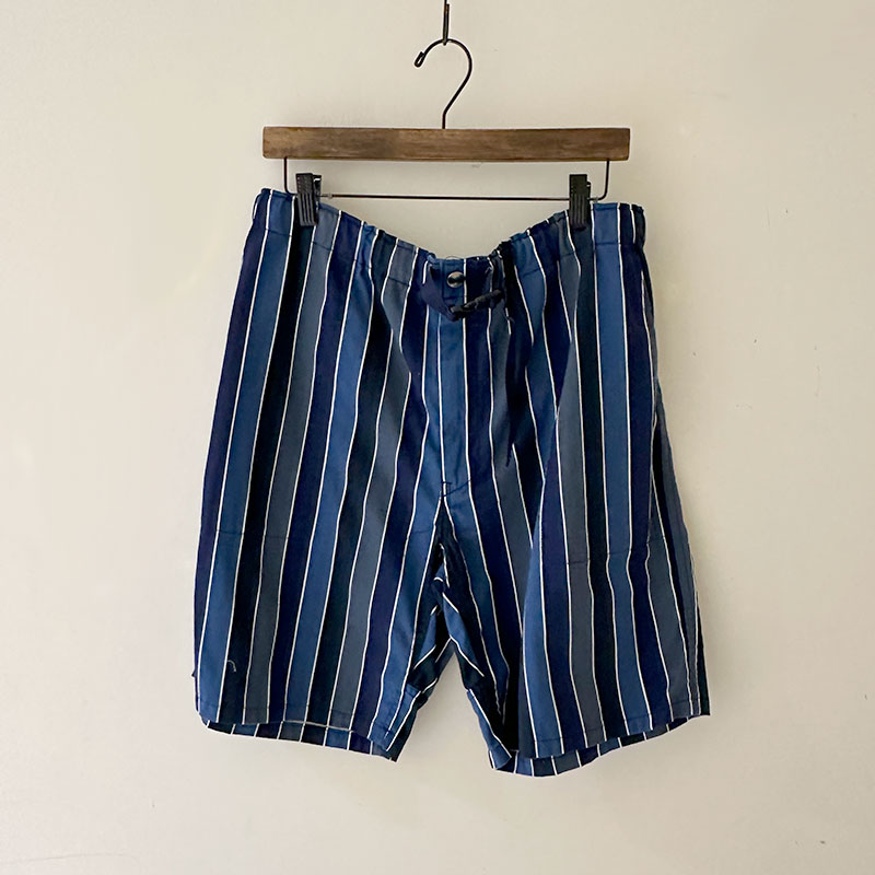 ティグルブロカンテ レインボーストライプ Easyショートパンツ unisex