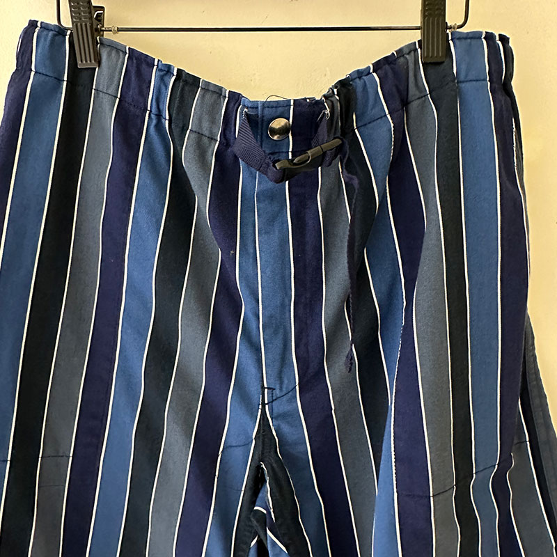 ティグルブロカンテ レインボーストライプ Easyショートパンツ unisex