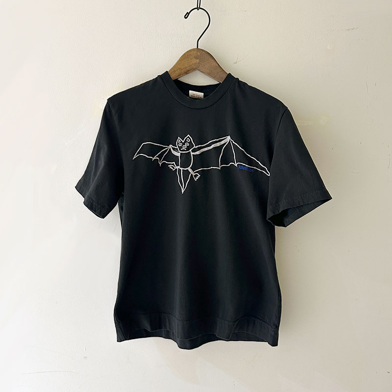ティグルブロカンテ KOUMORI刺繍Tシャツ unisex