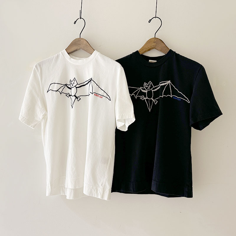 ティグルブロカンテ KOUMORI刺繍Tシャツ unisex