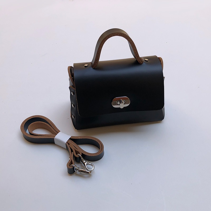 エンダースキーマ assemble hand bag flap S -black-