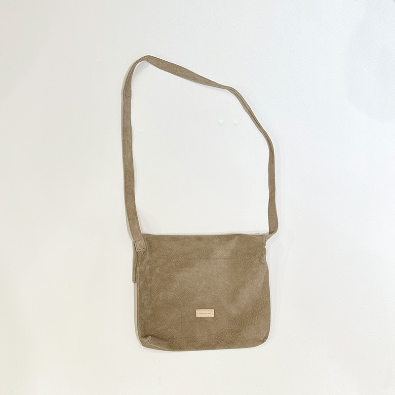 エンダースキーマ　pig flap shoulder bag small