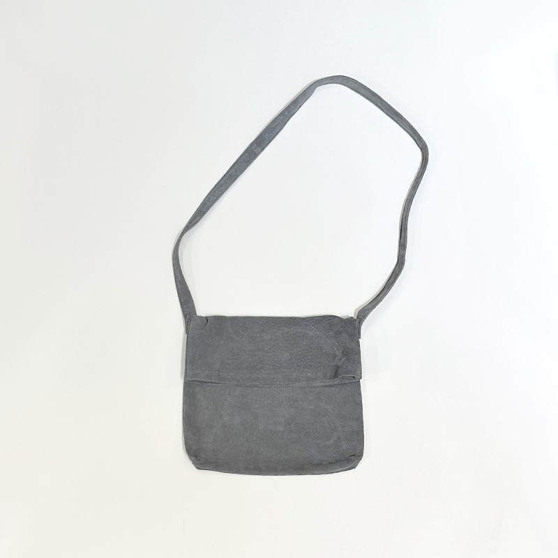 エンダースキーマ　pig flap shoulder bag small