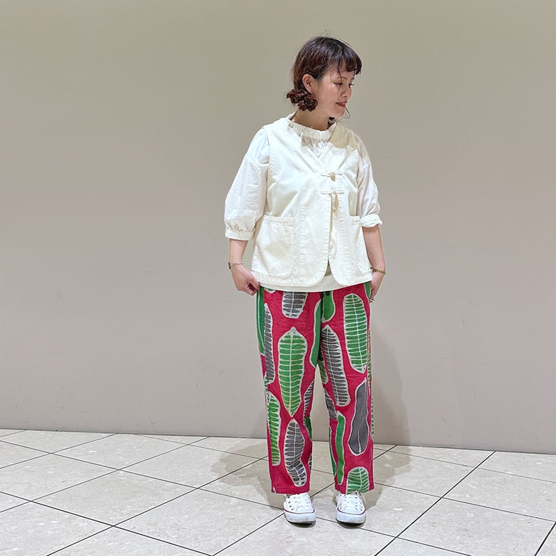 ティグルブロカンテ　石北有美さんデザイン柄南国の葉 8分丈パンツ ティグルブロカンテ 石北有美さんデザイン柄南国の葉 8分丈パンツ