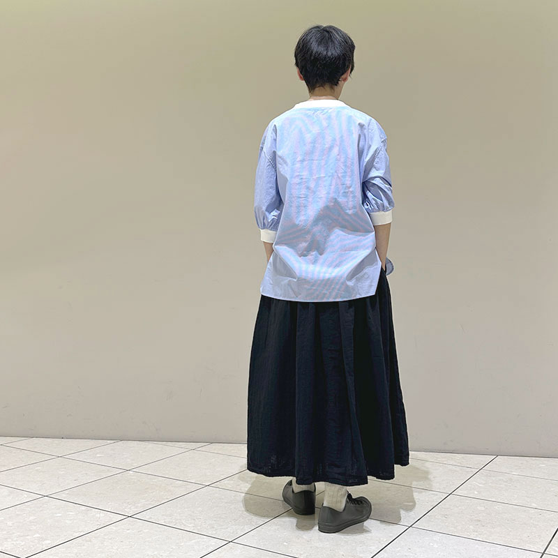 ティグルブロカンテ ピンストライプ リブギャザーパフブラウス