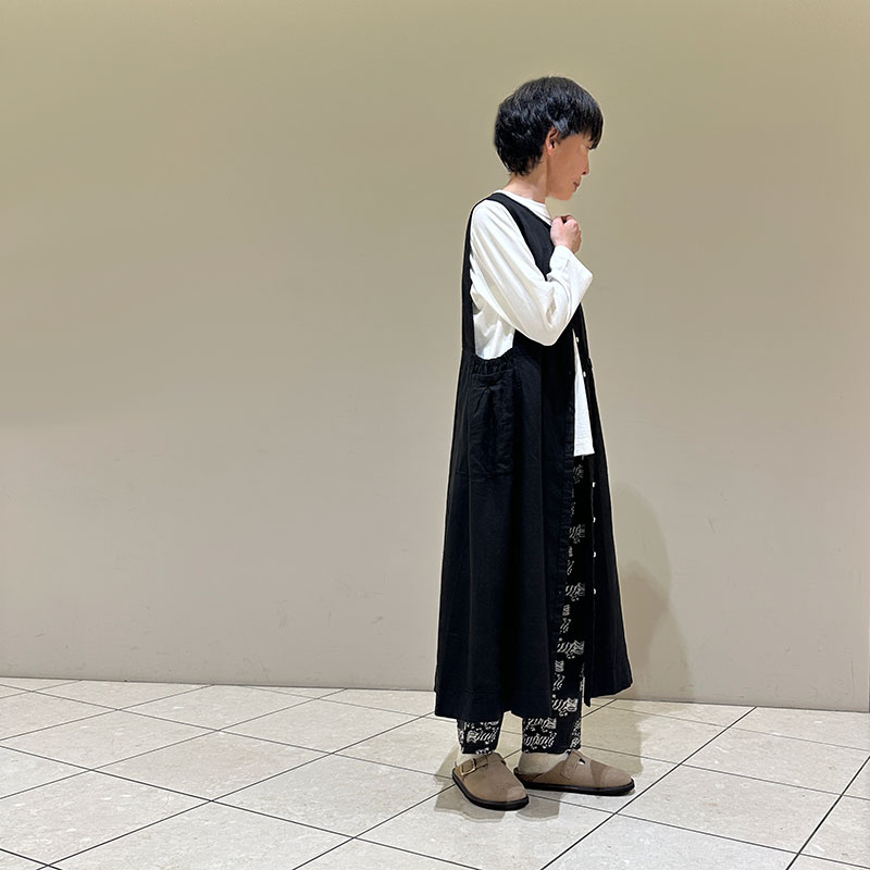 ティグルブロカンテ 1/70リネンドビー エプロンワンピース
