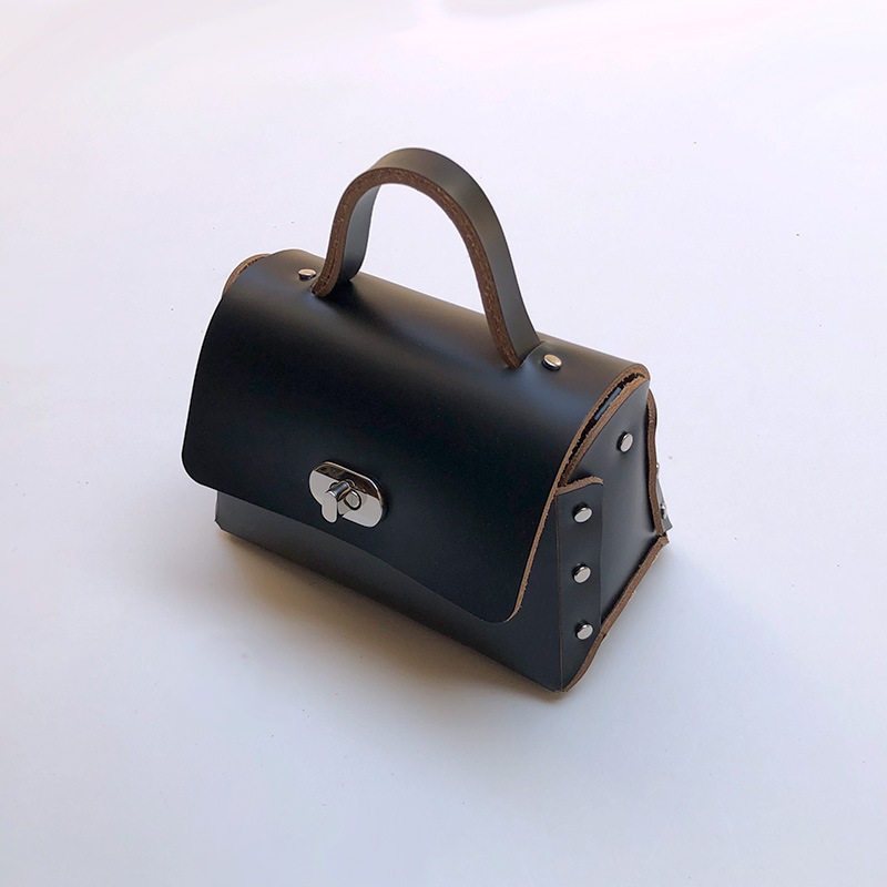 エンダースキーマ　assemble hand bag flap  S -black-