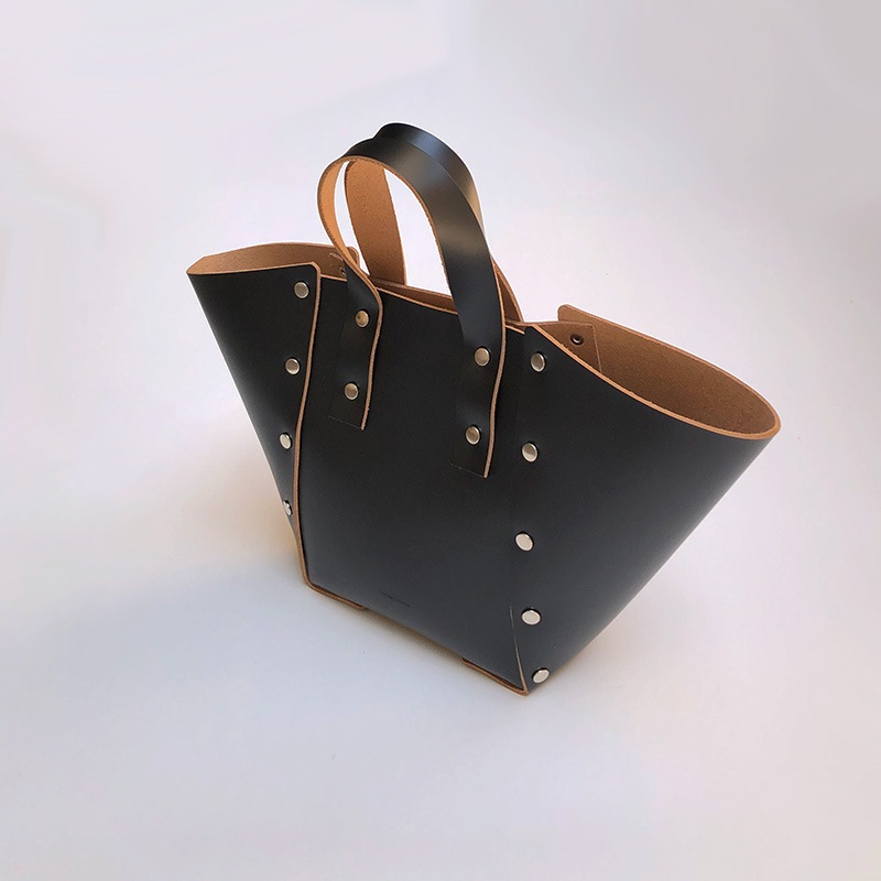 エンダースキーマ　assemble hand bag wide S -black-