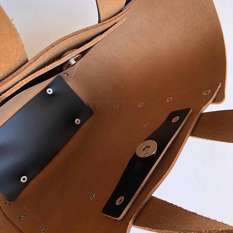 エンダースキーマ　assemble hand bag wide S -black-