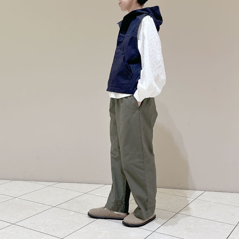 再入荷ティグルブロカンテ バックサテン　ミャオテーパードパンツ