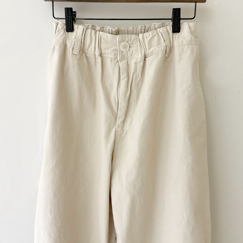 再入荷ティグルブロカンテ バックサテン　ミャオテーパードパンツ