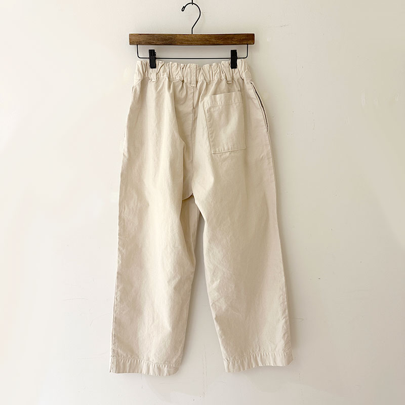 再入荷ティグルブロカンテ バックサテン　ミャオテーパードパンツ