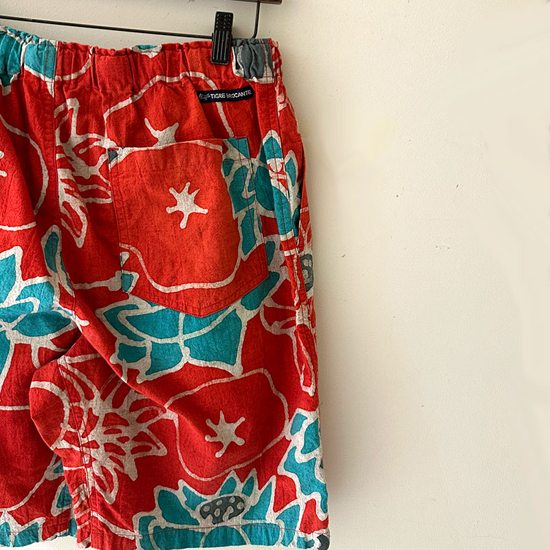ティグルブロカンテ HASUバティック Easyショートパンツ unisex