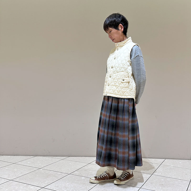 ティグルブロカンテ ナイロンツイルキルティング Hiネックスナップベスト unisex