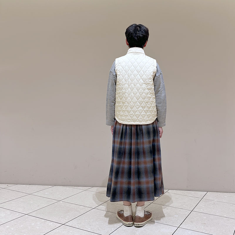 ティグルブロカンテ ナイロンツイルキルティング Hiネックスナップベスト unisex