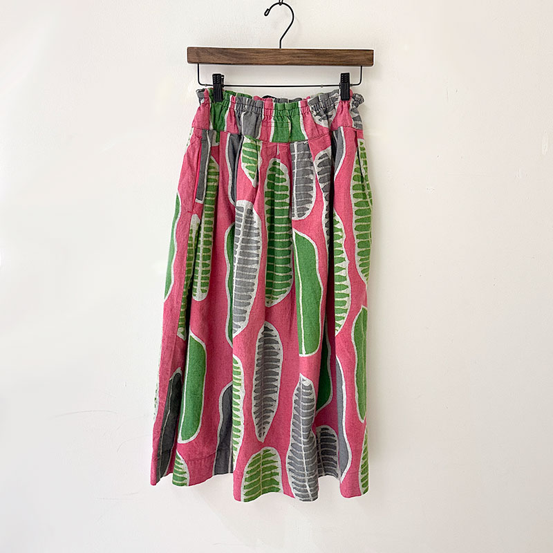 ティグルブロカンテ 南国の葉バティック ポケットフィセルロングスカート