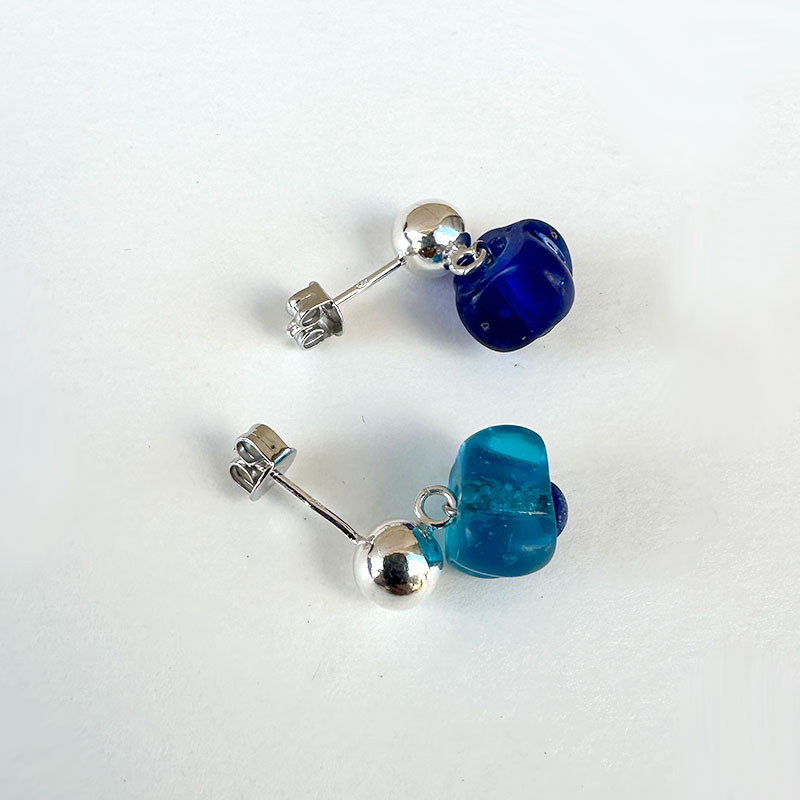 ティグルブロカンテ Teardrop ピアス