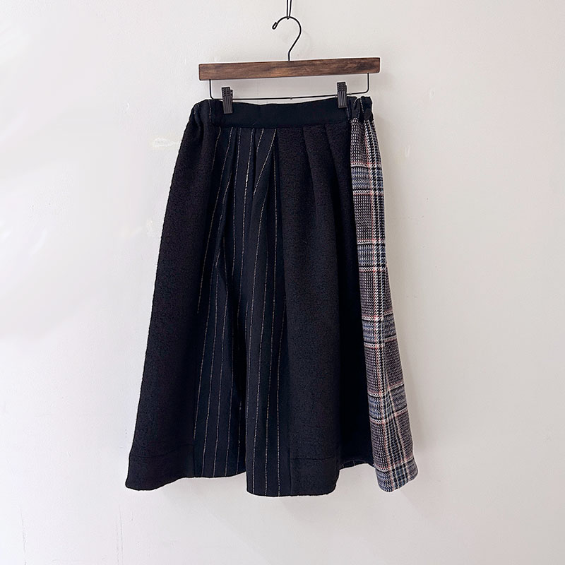 ティグルブロカンテ ウールMIX サイドギャザースカート Black Mix