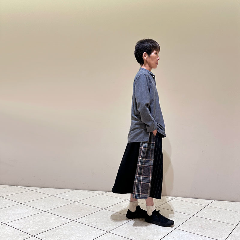 ティグルブロカンテ ウールMIX サイドギャザースカート Black Mix