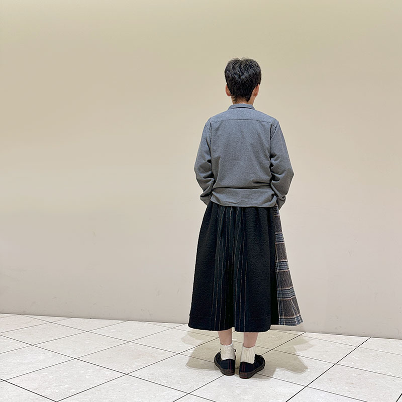 ティグルブロカンテ ウールMIX サイドギャザースカート Black Mix