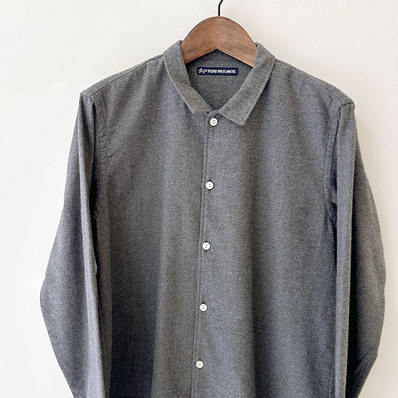 ティグルブロカンテ ビエラネルツイル スモールカラーロングシャツ unisex