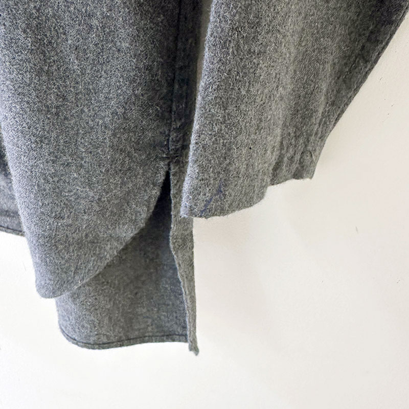 ティグルブロカンテ ビエラネルツイル スモールカラーロングシャツ unisex