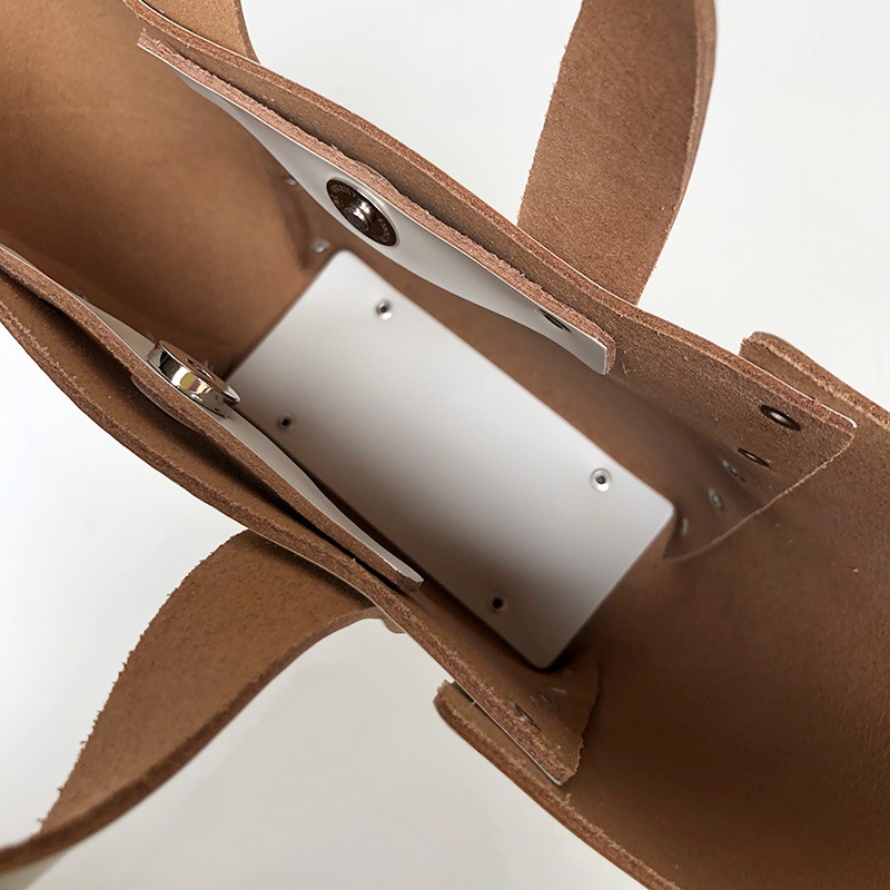 エンダースキーマ assemble hand bag wide S -White- | Hender