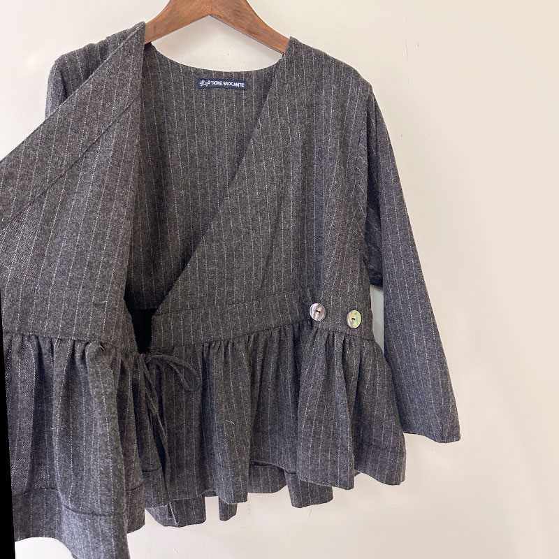 ティグルブロカンテ ピンストライプウール ベルトギャザーチュニック