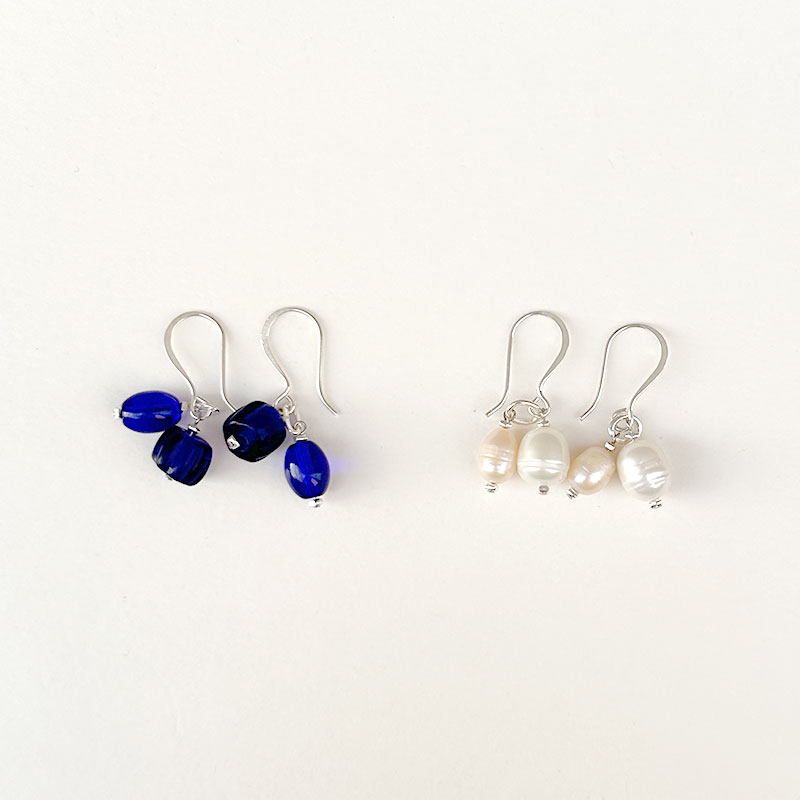 ティグルブロカンテ Hanging cherryピアス Blue