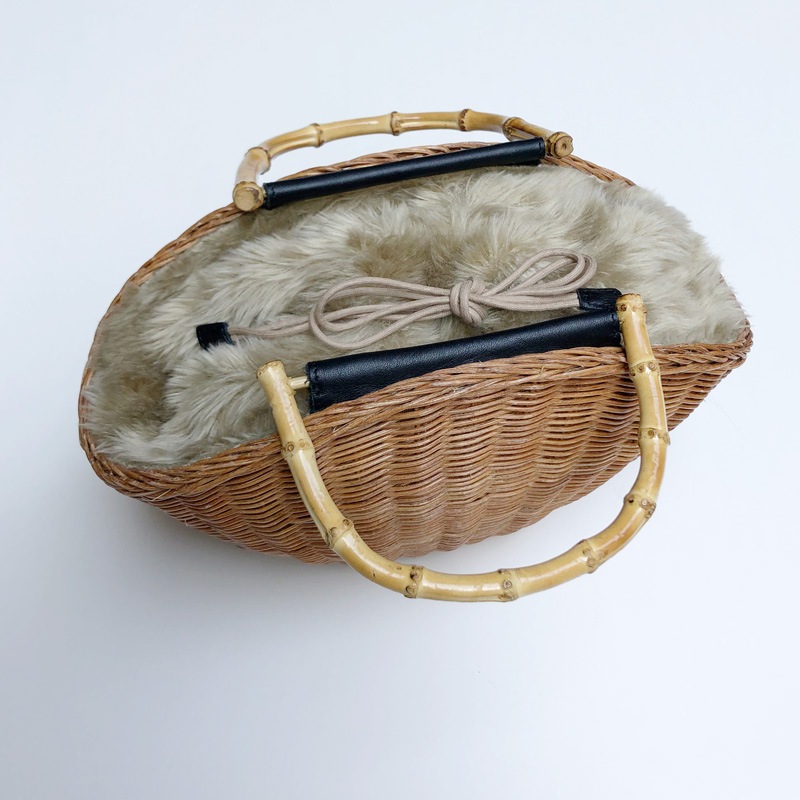 The Bagmati ウィッカー編み牛革かごバッグ 扇型 ファー付き