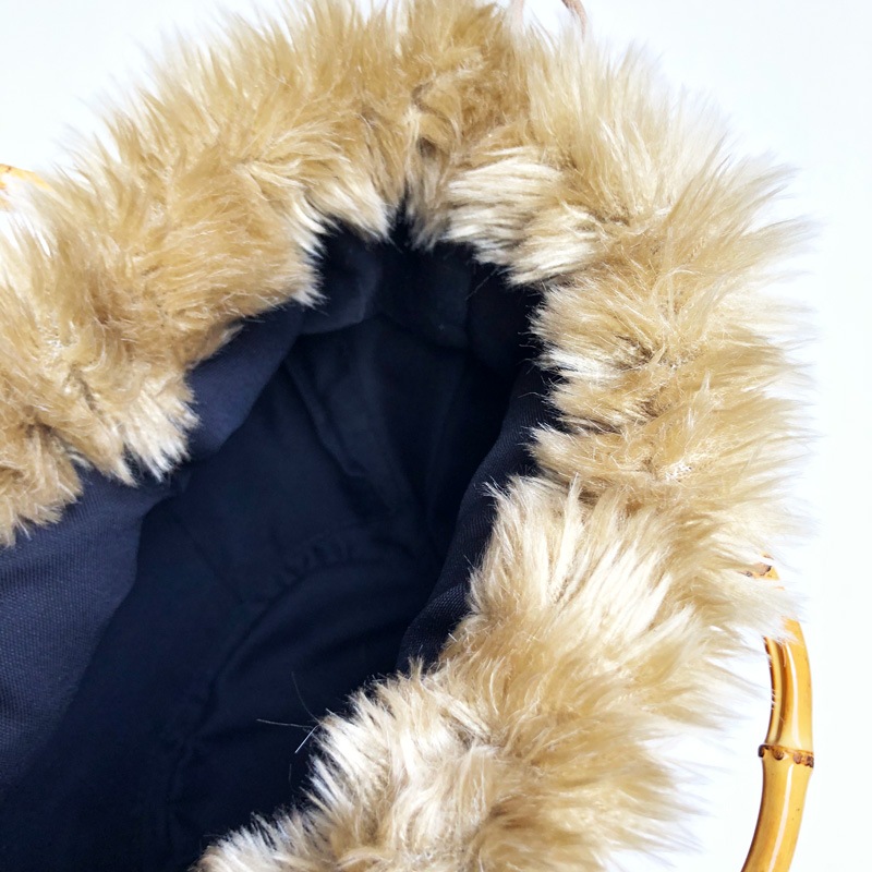 The Bagmati ウィッカー編み牛革かごバッグ 扇型 ファー付き