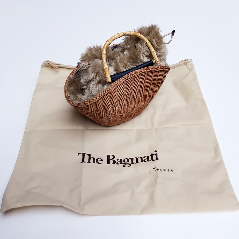 The Bagmati ウィッカー編み牛革かごバッグ 扇型 ファー付き