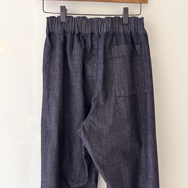 ティグルブロカンテ 7ozデニム ミャオテーパードパンツ Indigo