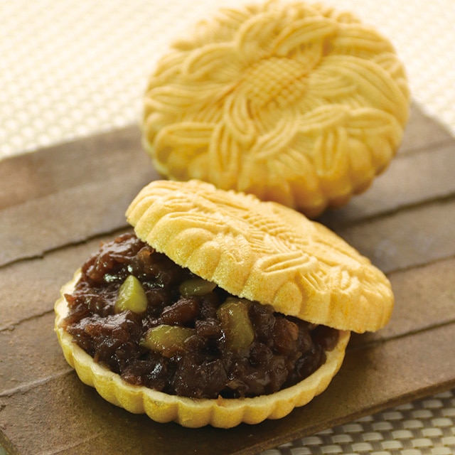 老舗和菓子店が作る、こだわりの手作りもなか～ 『御炭山最中(おすみや
