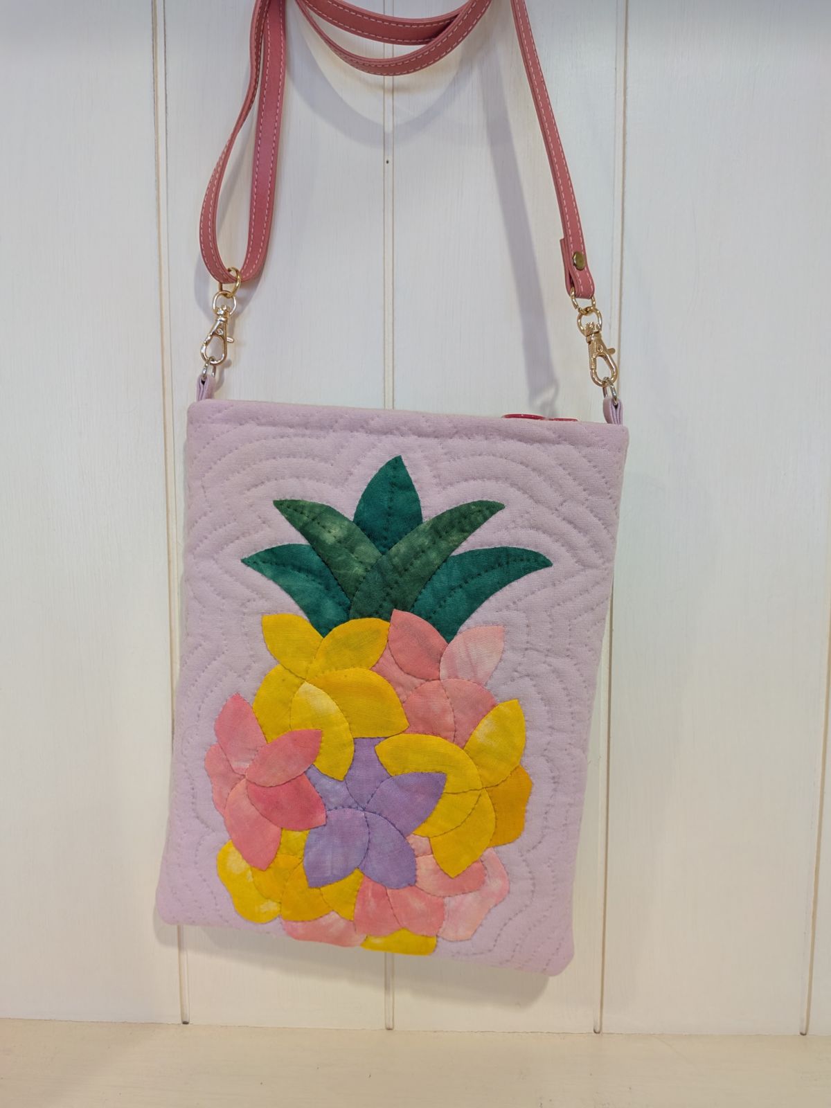 プルメリアパイナップル　サコッシュ